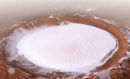 Spettacolare video di Esa: in volo sul cratere Korolev su Marte