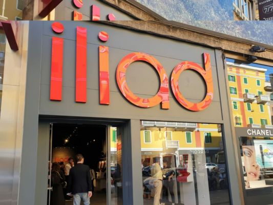 Iliad entra in mercato fisso in Italia, accordo con Open Fiber