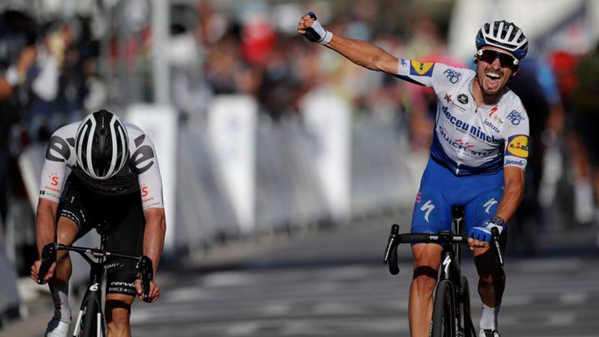 Tour, ad Alaphilippe tappa e maglia gialla