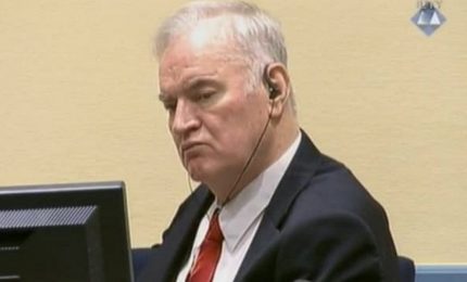 Mladic, il Boia di Srebrenica torna davanti alla corte dell'Aja