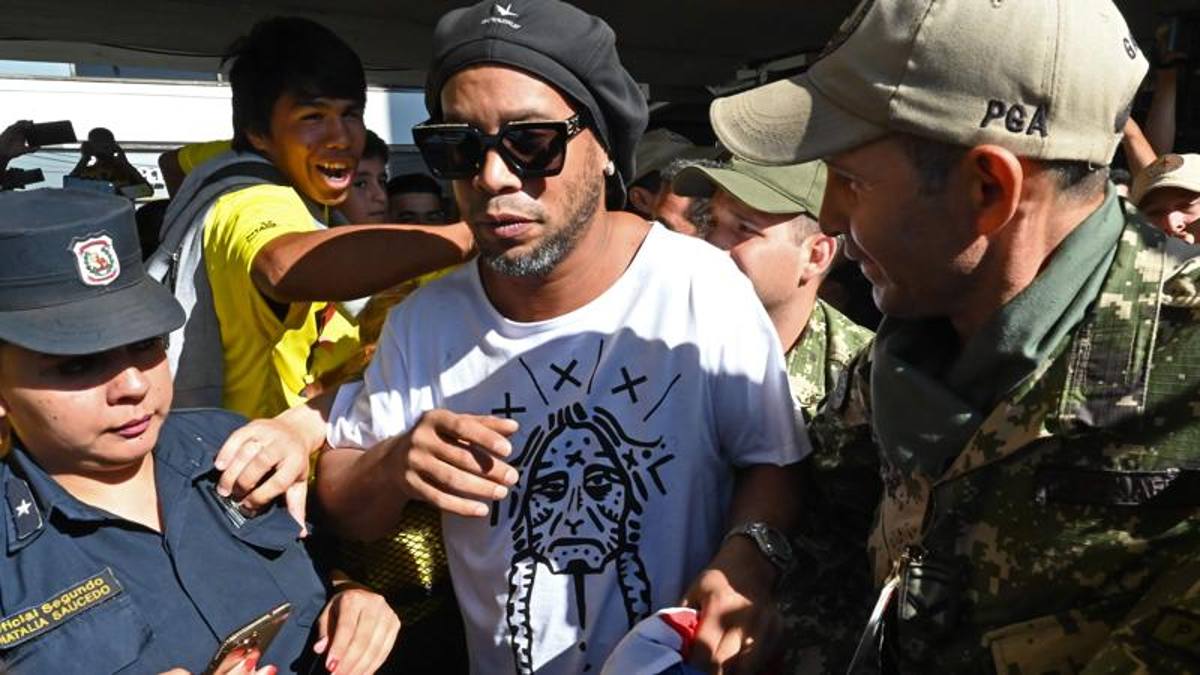 Ronaldinho torna in libertà dopo quasi sei mesi