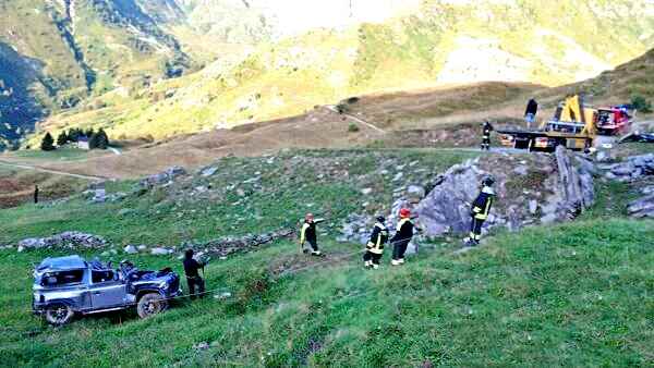 Auto nella scarpata, cinque ragazzi morti. Quattro tra gli 11 e i 16 anni