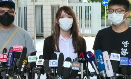 Hong Kong, l'attivista pro-dem Joshua Wong incita i sostenitori