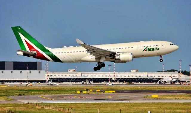 Continua l’agonia dell’Alitalia: non volerà più anche da Malpensa