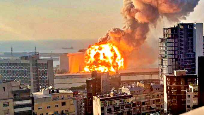 Scoppia un altro incendio al porto di Beirut: “A fuoco deposito di pneumatici”