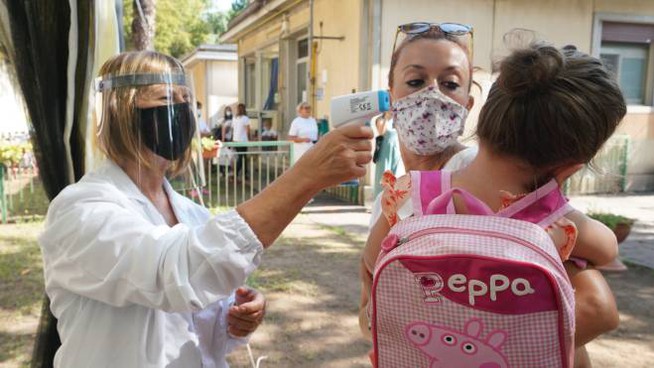 Covid, a Milano 4 classi in isolamento per bambini positivi