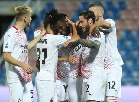 Milan vince a Crotone (0-2), Pioli non sente l’assenza di Ibra