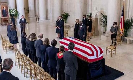 Usa, alla Corte Suprema cerimonia funebre di Ruth Bader Ginsburg