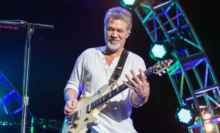 Addio a Van Halen, leggenda della chitarra: l'omaggio del rock