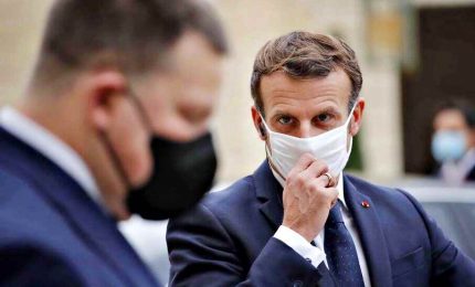 Coronavirus, Macron annuncia un nuovo lockdown per la Francia. E va in tilt il sito delle ferrovie
