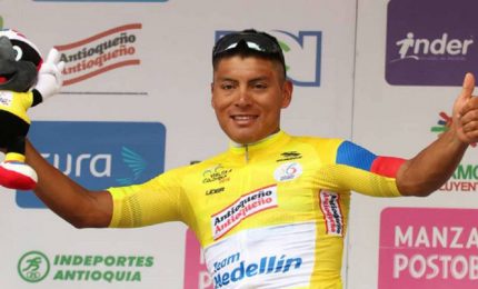 Giro d'Italia, tappa a Jonathan Caicedo, Joao Almeida in rosa