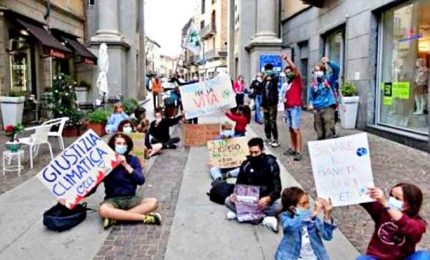 Venerdì torna sciopero clima degli studenti: "Piazze covid free"