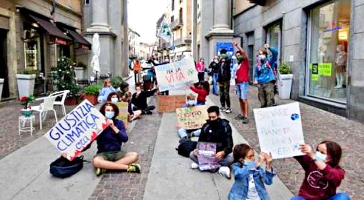 Venerdì torna sciopero clima degli studenti: “Piazze covid free”