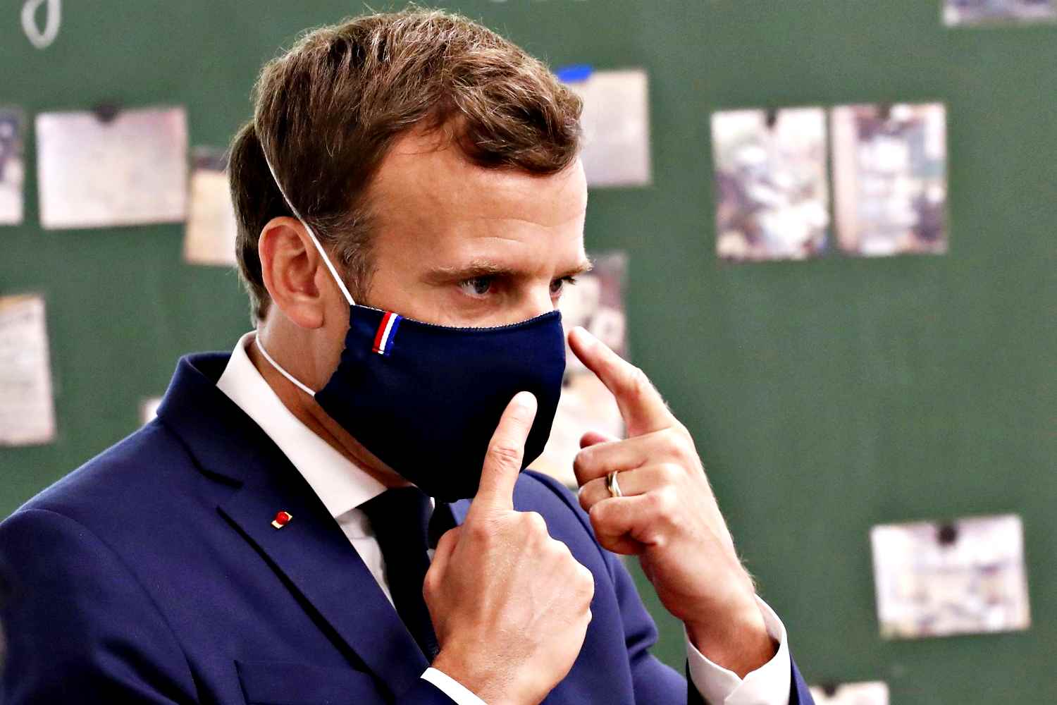 “Indegno” e “volgare”: rivolta contro Macron dopo parole su no vax