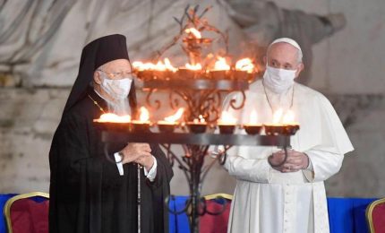 A Roma l'incontro dei leader della grandi religioni mondiali. Papa Francesco: la pandemia insegna che nessuno si salva da solo