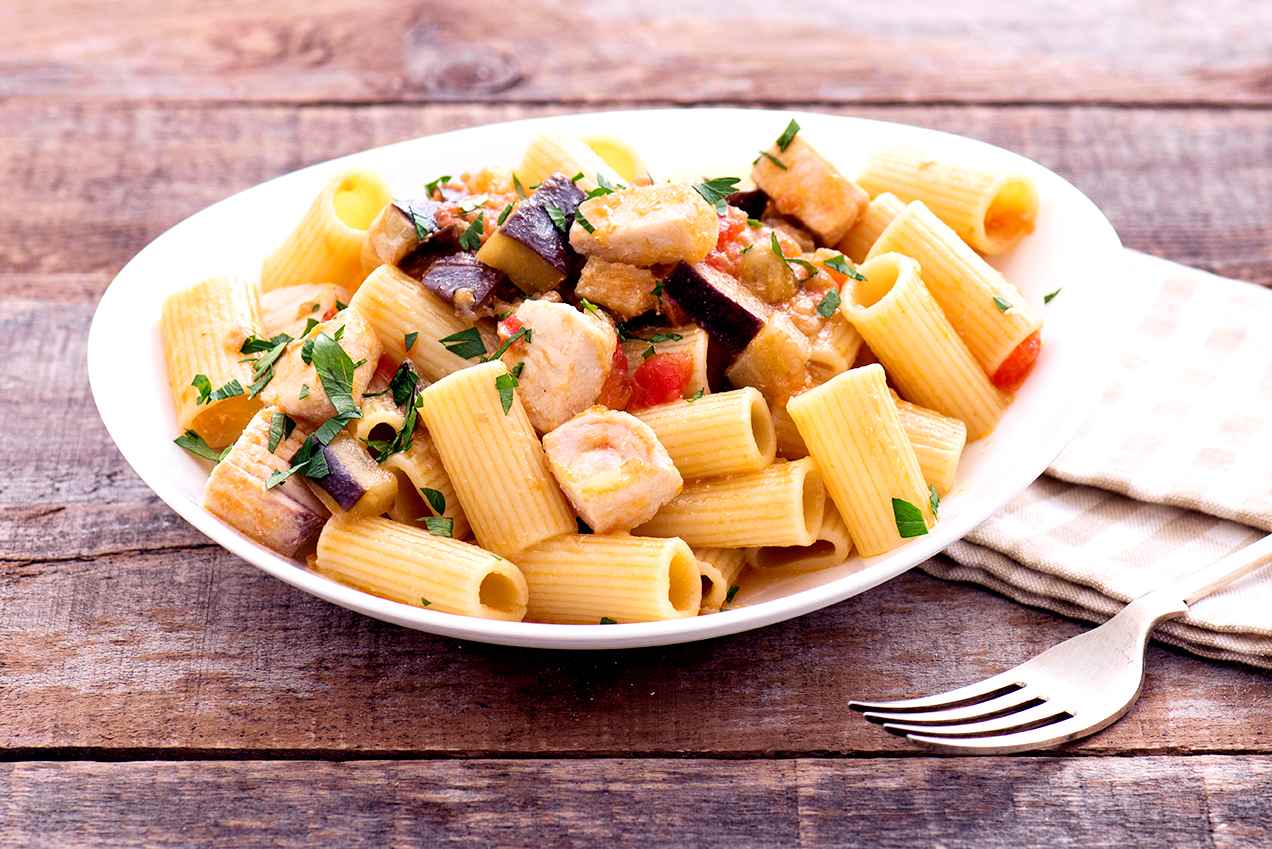 Rigatoni al ragù di pesce spada, un classico della cucina italiana