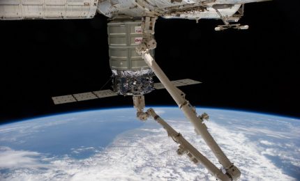 La navetta cargo Cygnus attraccata alla Stazione spaziale