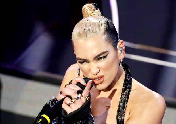 La stella di Dua Lipa brilla anche in streaming