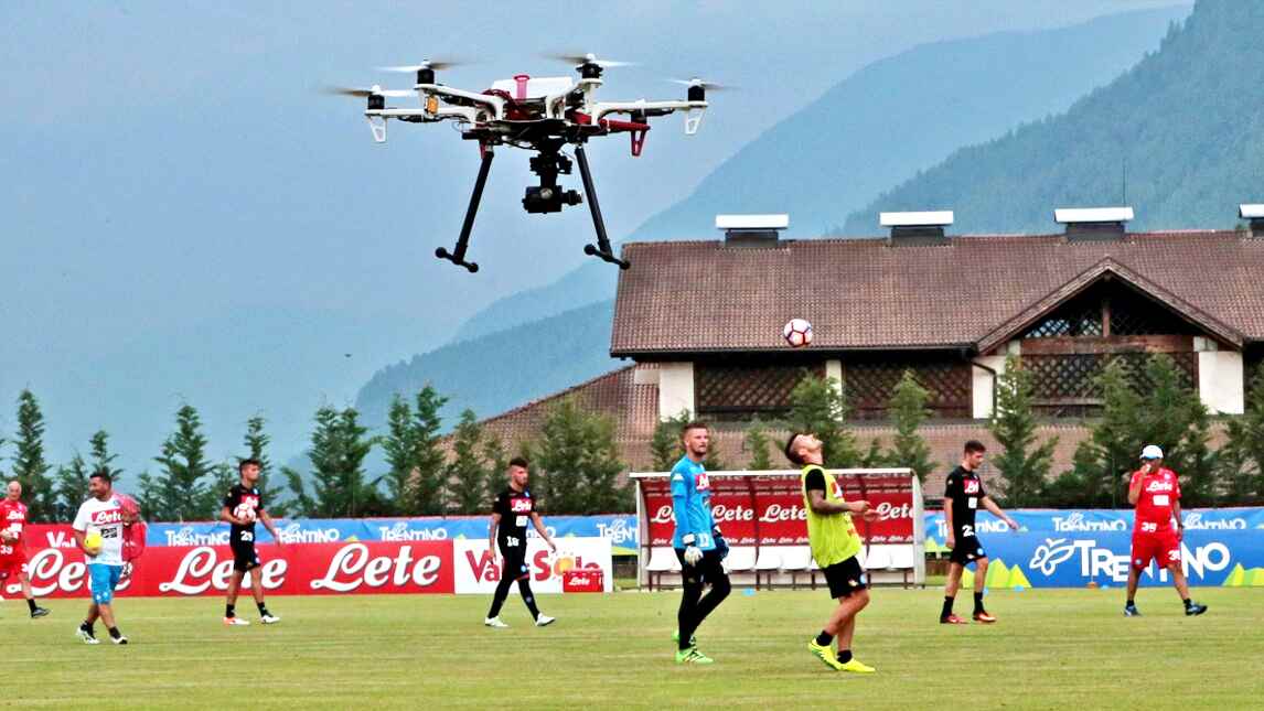 Mancini, Pioli, Giampaolo, allenamenti con droni e tecnologia