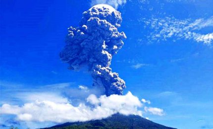 Indonesia, oltre 4.400 persone evacuate dopo eruzione Lewotolo