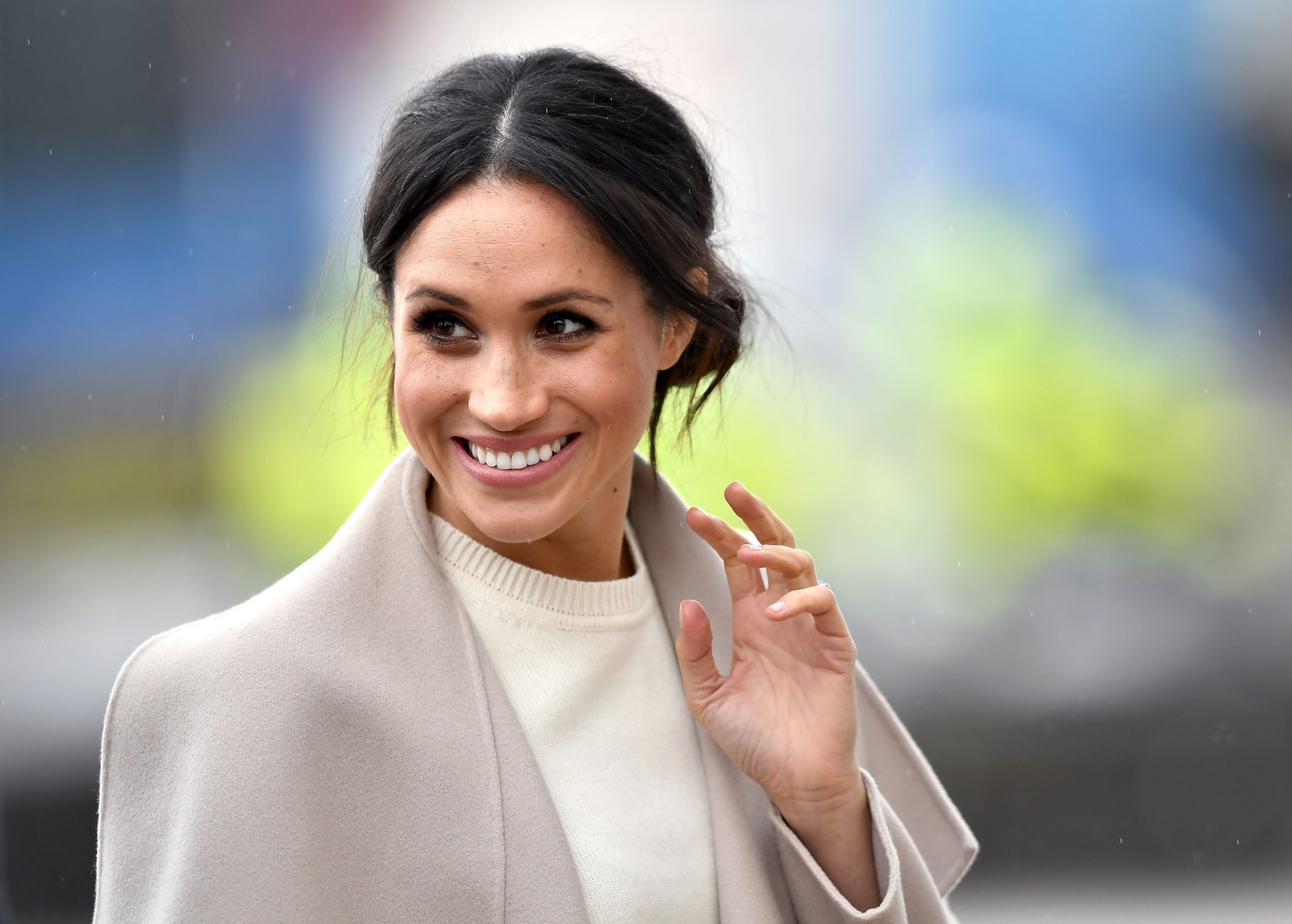 Meghan Markle torna in tv: elogio agli “eroi” contro il Covid