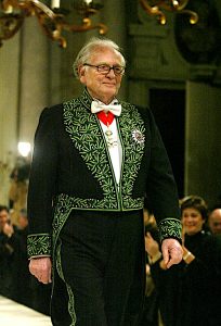 SFILATA DI PIERRE CARDIN