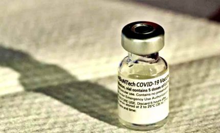 Gimbe: cala effetto restrizioni e incertezza dosi vaccino anti Covid