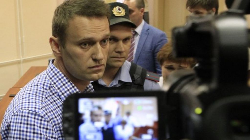 Navalny arrestato al rientro a Mosca. Volo dirottato all’ultimo minuto