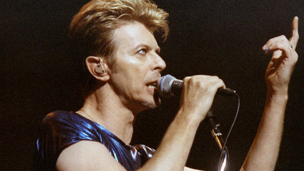 David Bowie oggi avrebbe compiuto 74 anni e debutta su Tik Tok