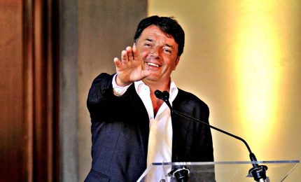 Renzi riunisce ancora i suoi e tende mano a Conte: pronti a confronto