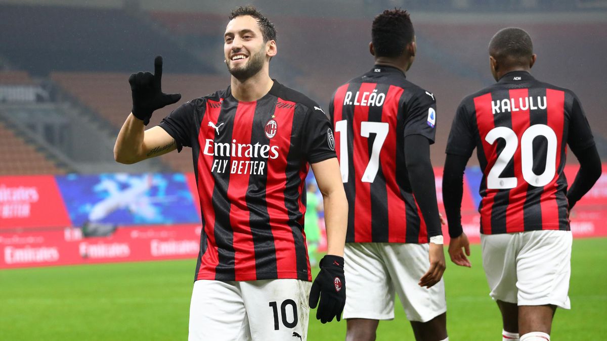 Il Milan vince a Benevento 2-0 e riprende la testa