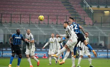 Inter-Juventus 2-0, Conte aggancia il Milan in vetta