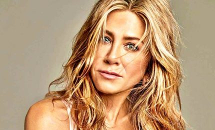 I 52 anni di Jennifer Aniston, aspettando Brad Pitt