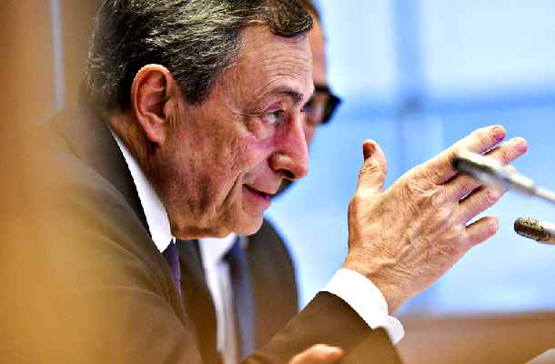 Draghi: con Omicron massima cautela nei prossimi mesi