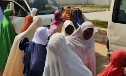 Nigeria, il ritorno a casa delle 279 studentesse rapite a scuola