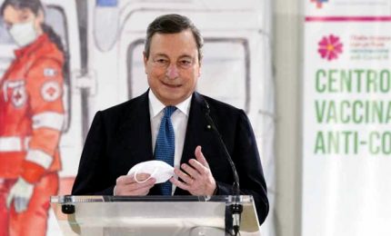 Draghi: farò il vaccino Astrazeneca, mio figlio l'ha già fatto