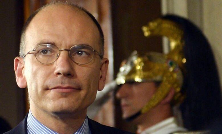 Letta acclamato segretario Pd, il partito-coalizione dell’ex premier