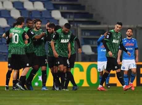 Sassuolo-Napoli 3-3, tre rigori, pali e spettacolo