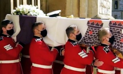 Funerali del principe Filippo, Land Rover verde a Windsor