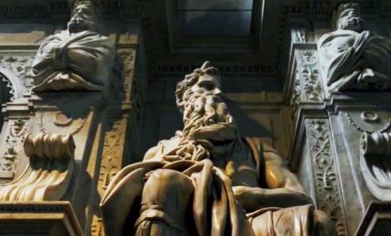 Luce su Michelangelo: l'emozione della tomba di Giulio II