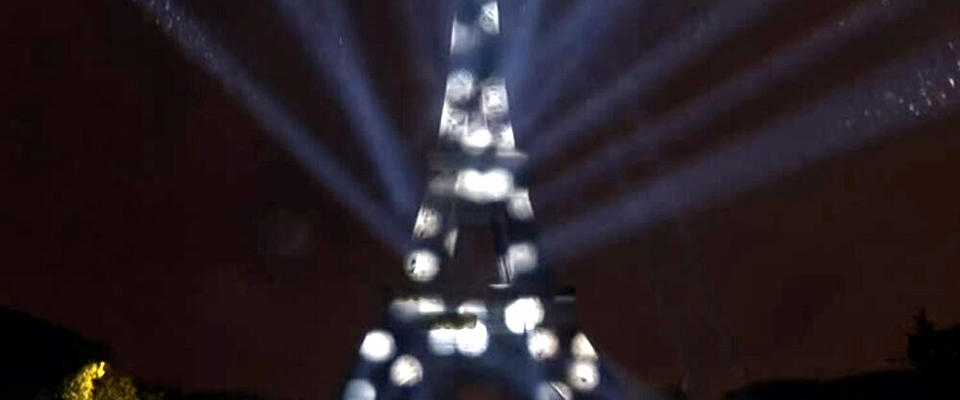 La Torre Eiffel illuminata grazie all'idrogeno rinnovabile