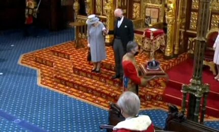 La regina Elisabetta apre sessione del Parlamento di Westminster