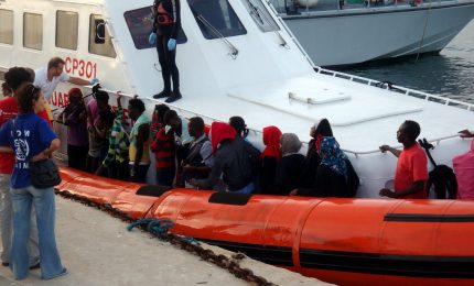 Tribunale: illegale lo sbarco di migranti selettivo