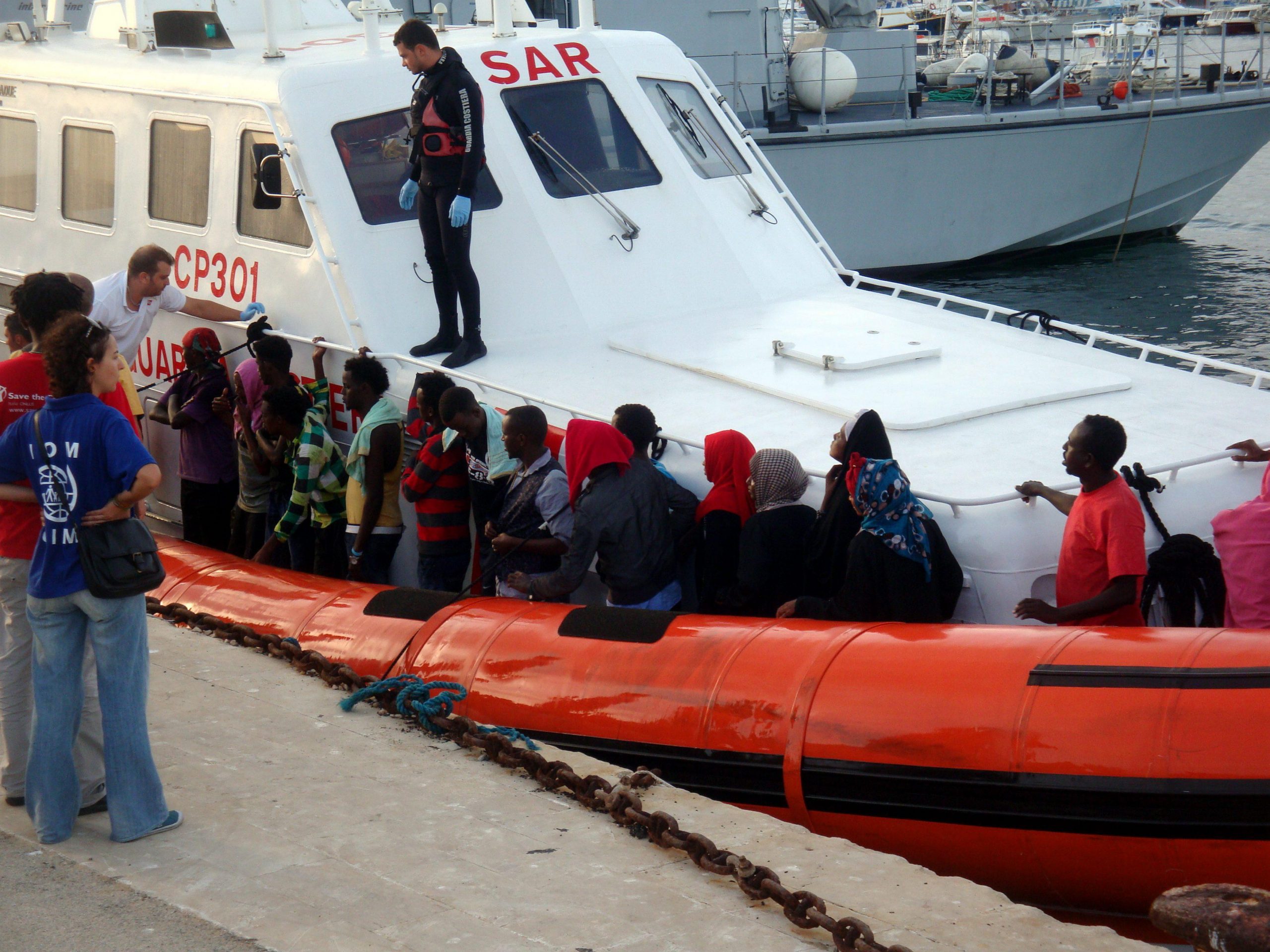 Tribunale: illegale lo sbarco di migranti selettivo
