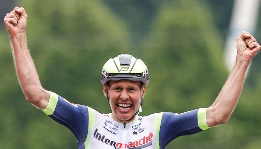 Giro d’Italia, tappa a van der Hoorn. Ganna resta in rosa