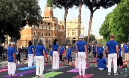 International Yoga day, l'Om risuona a Castel Sant'Angelo a Roma