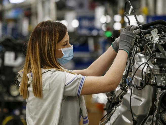 Lavoro, intesa con le parti sociali: Cig prima di licenziare