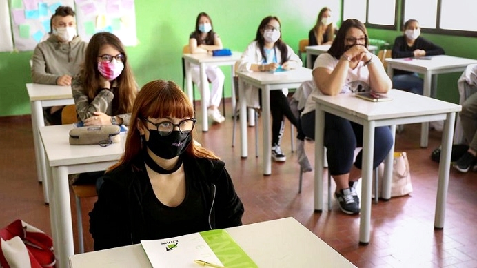 Scuola, al via Maturità per 540mila. E torna la campagna anti-bufale