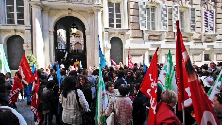 Alta tensione su licenziamenti, sindacati: prorogare blocco o nuova mobilitazione