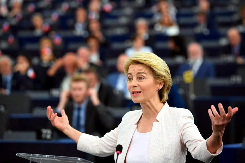 Energia, Von der Leyen a Strasburgo: l’Europa fa marcia indietro sul “price cap”